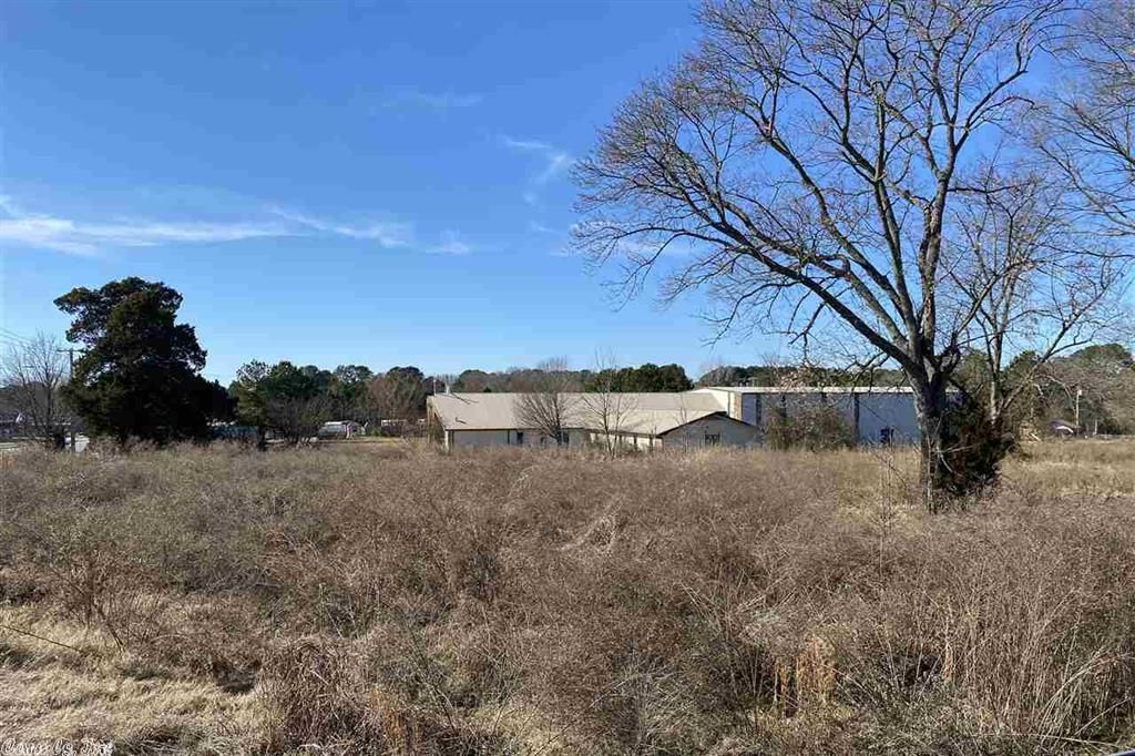 2350 E Oak St, Conway, AR 72032